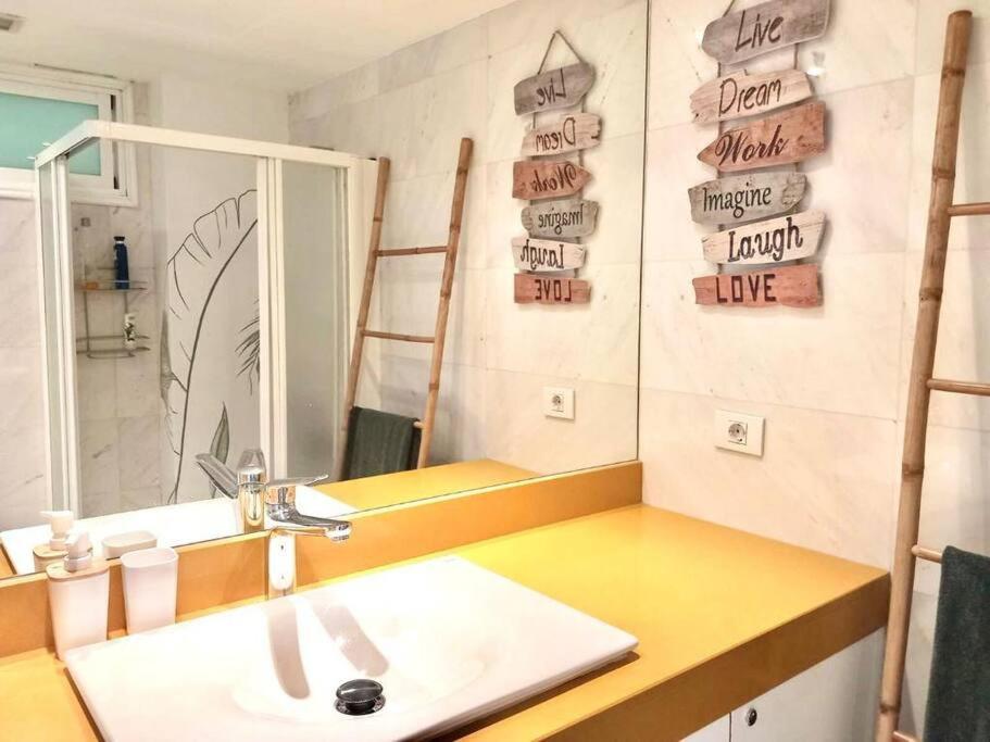 Tropical House Near Beach&Yumbo San Bartolomé エクステリア 写真